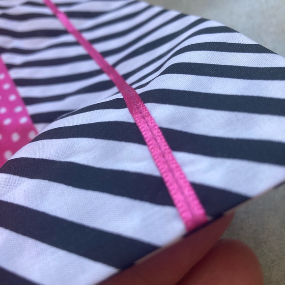 American Girl hot pink and black diagonal stripe bedspread - Picture 5 of 7